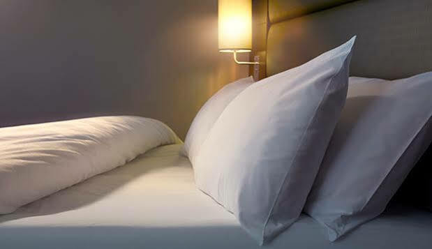 Premier Inn Edinburgh City Centre Royal Mile Edimburgo Exterior foto
