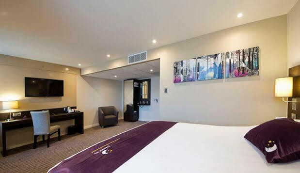 Premier Inn Edinburgh City Centre Royal Mile Edimburgo Exterior foto