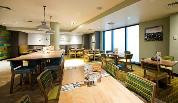 Premier Inn Edinburgh City Centre Royal Mile Edimburgo Exterior foto